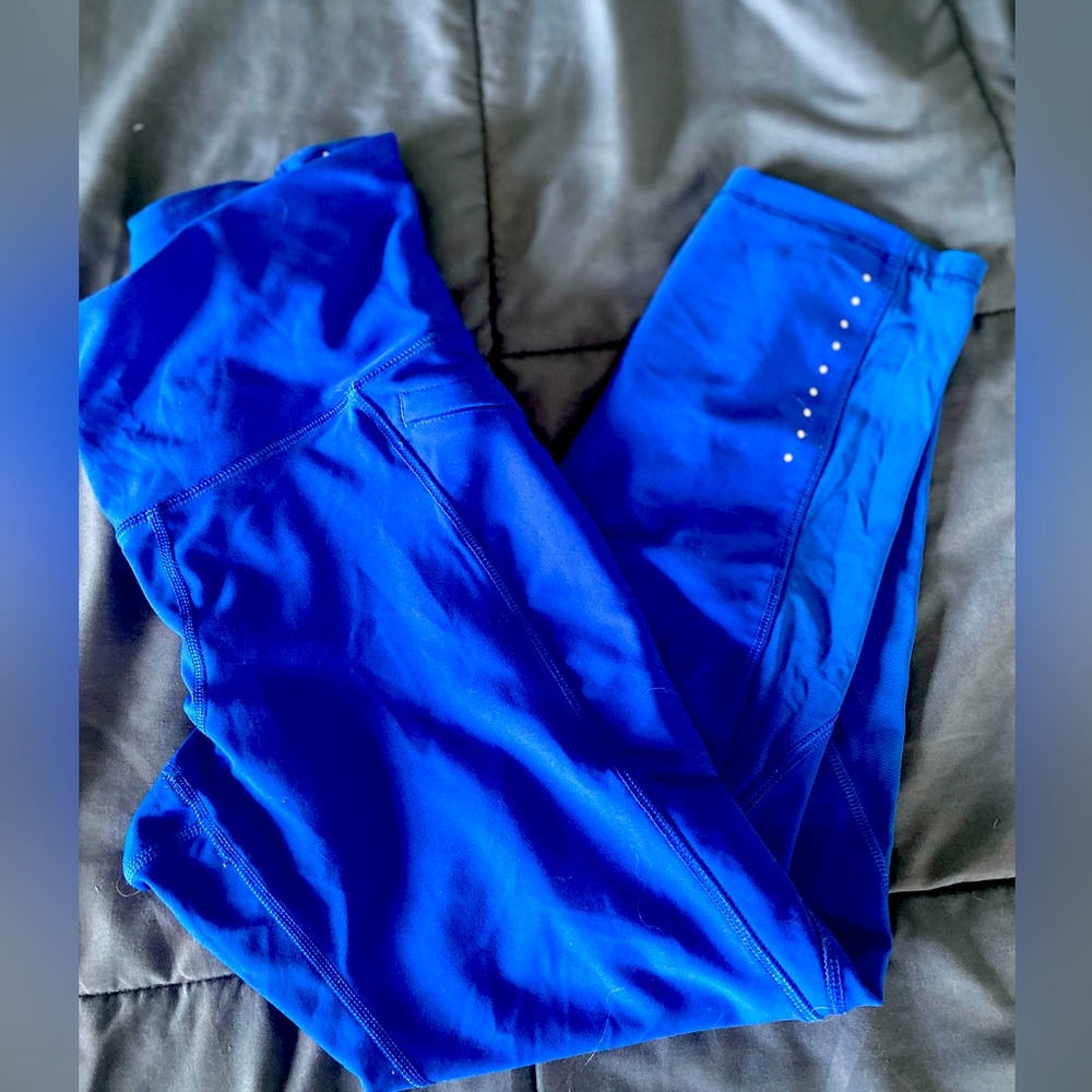 Old Navy Cropped Power-soft Workout Leggings size Medium